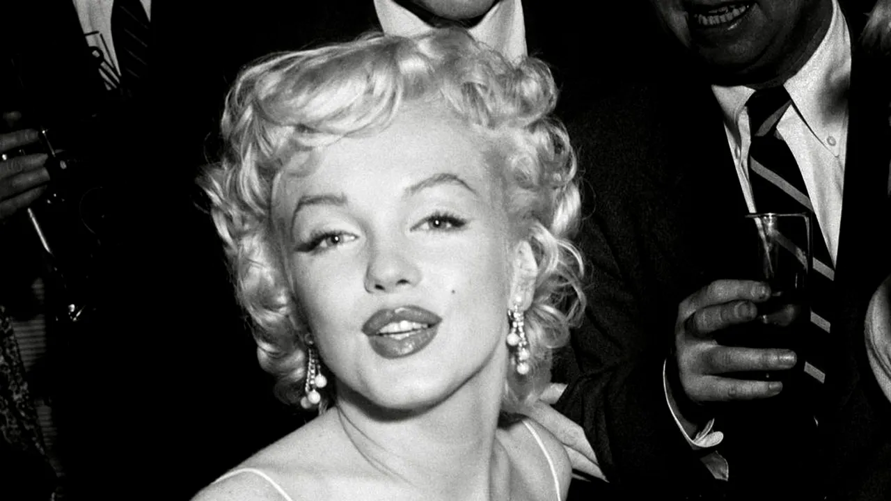 Două fotografii inedite cu actrița Marilyn Monroe vor fi scoase la licitație