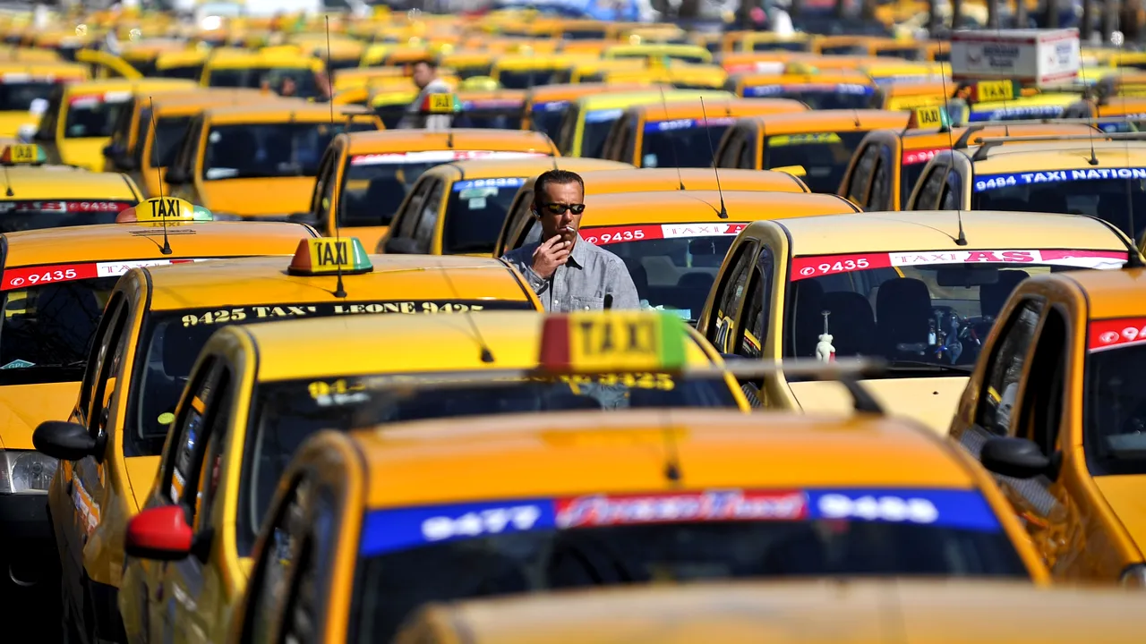Protest în Piața Constituției. Sute de taximetriști și-au strigat nemulțumirile: „Guvernul ne-a îngropat