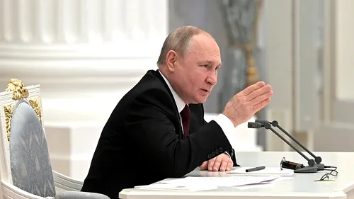 VIDEO | Putin îl ridiculizează pe șeful Serviciului de Informații Externe al Rusiei, în contextul independenței regiunilor din Donbas: „Spuneți direct!”