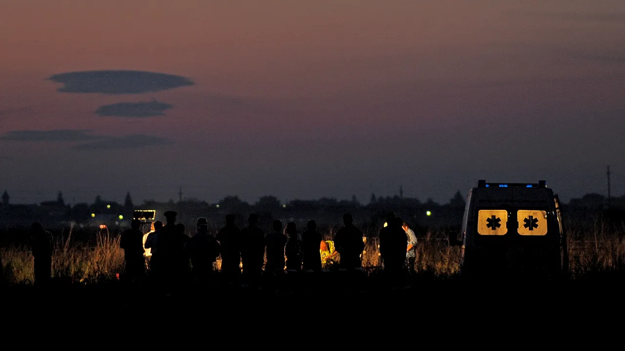 Tragedie pe Aerodromul Clinceni: un parașutist s-a izbit de pământ și a murit. Militarul de 45 de ani avea un copil