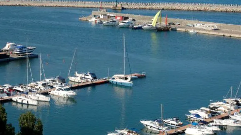 Un iaht în care se aflau doi bărbați s-a răsturnat lângă Portul Tomis. Pasagerii s-au salvat