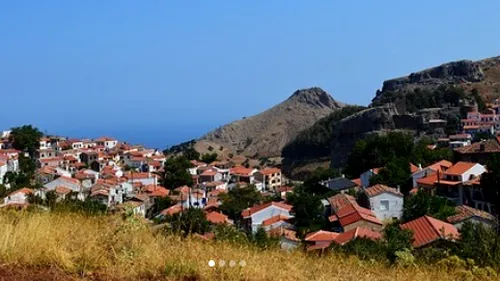 Aproximativ 1.500 de turiști, inclusiv români, au rămas blocați pe insula greacă Samothraki