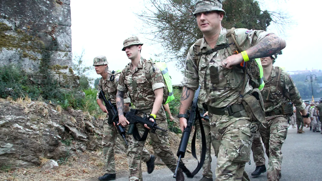 Militarii britanici degradați pentru orientările lor sexuale, victorie în fața sistemului! Decizia care schimbă totul