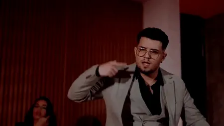 Babasha PLUSEAZĂ! Cât te costă să-ți cânte manelistul care a făcut furori la COLDPLAY