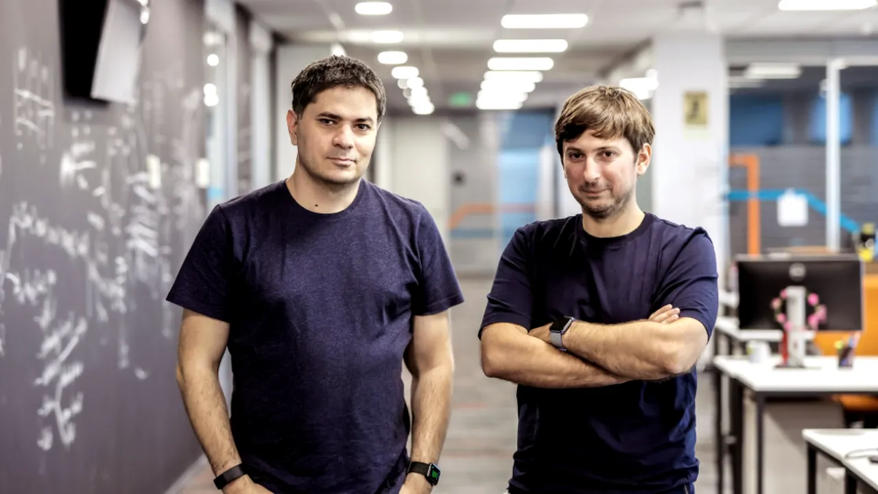 ROMÂNII de la FlowX.ai au primit cea mai mare rundă Serie A în enterprise software în ultimii doi ani. La cât se ridică investiția