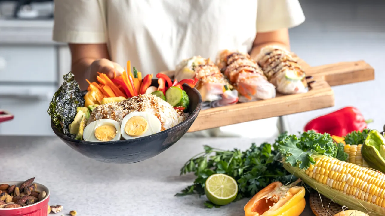 Ce să gătești pe caniculă și cum scapi de căldura din bucătărie. Cele mai eficiente TRUCURI