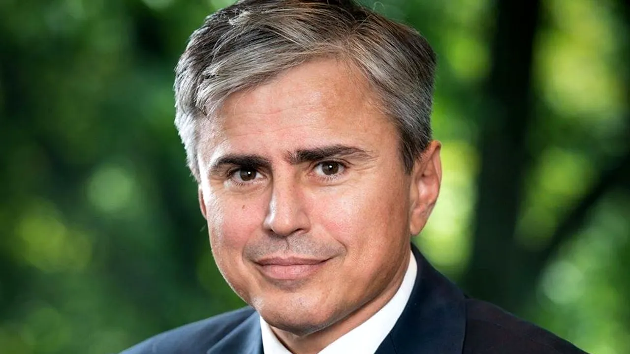 Avocatul Gabriel Biriș: Când vorbim despre privilegii să nu ne bucurăm că suntem șmecheri, pentru că vor apărea niște șmecheri mai mari. Golanii mari care fac legile, pun capcane golanilor mici care le încalcă 