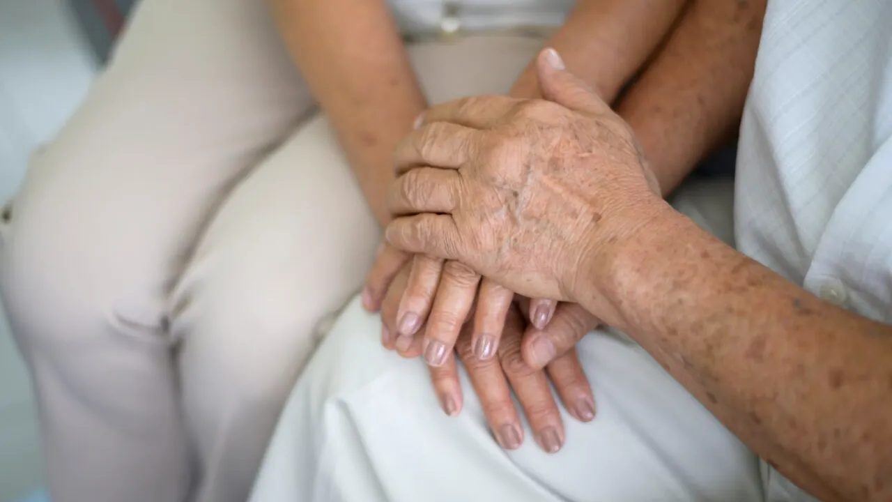 A murit „cel mai bătrân om de pe planetă”. Împlinea 128 de ani în august