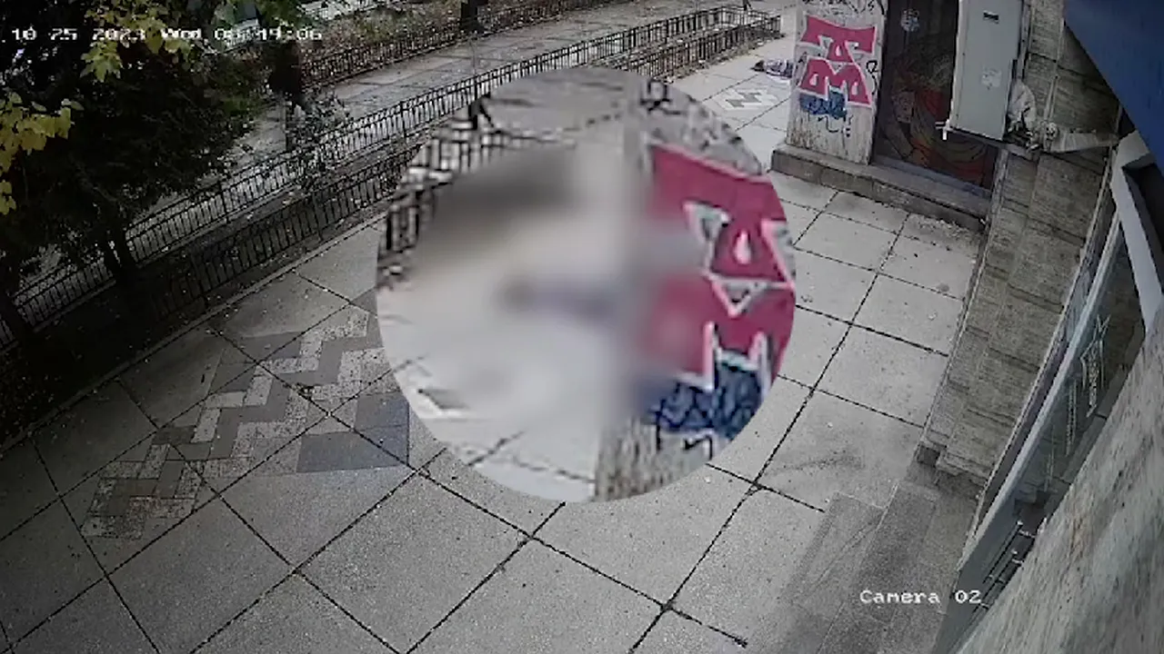 Femeia peste care a căzut contabila care s-a aruncat de la etajul 5 al unui bloc din Capitală a murit