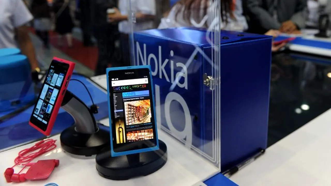 Fitch retrogradează Nokia în categoria 