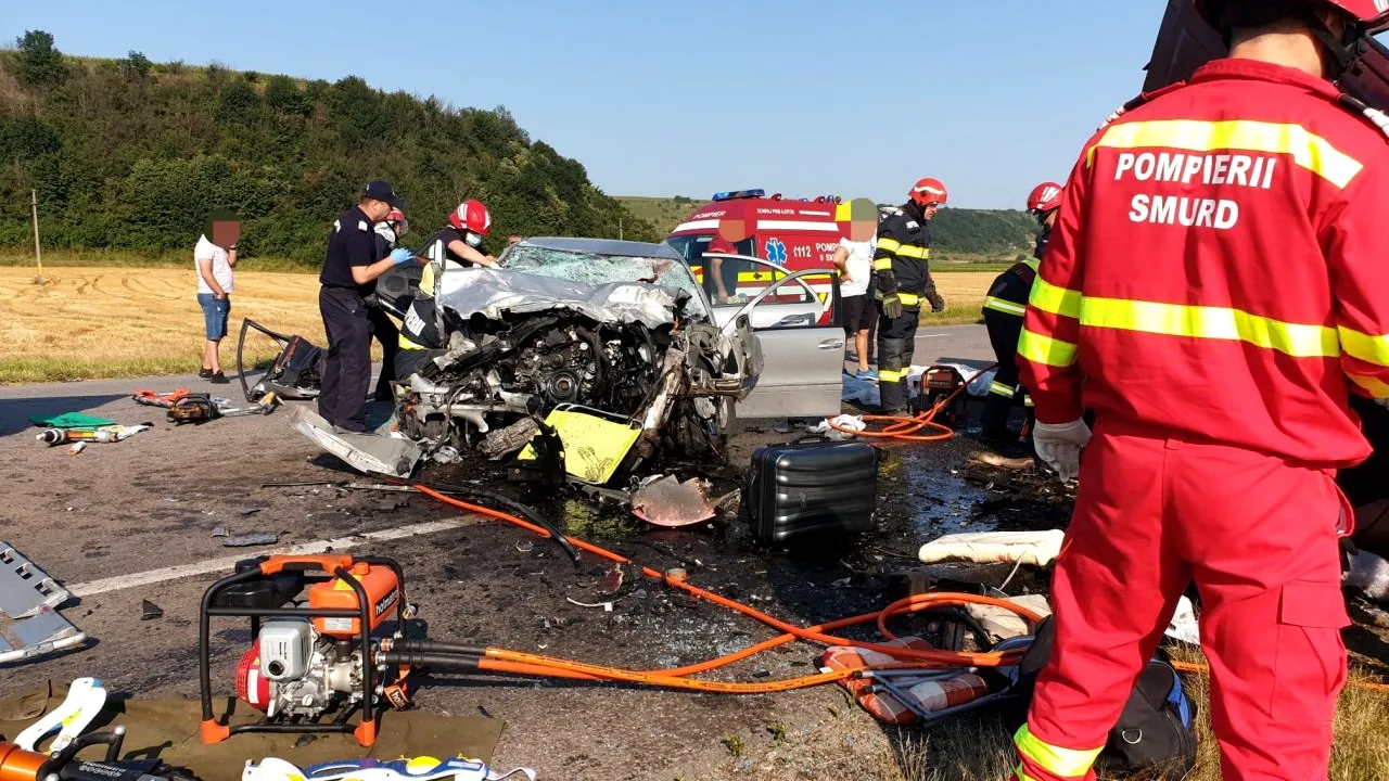 Cine sunt victimele tragicului accident din Bacău. Șoferul autoturismului și-a pierdut soția și doi dintre copii