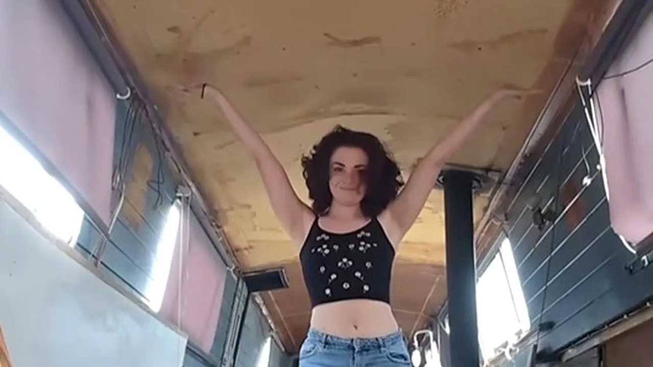 Decizia luată de o tânără din Anglia. A cumpărat o barcă de 17.000 de euro pentru a locui în ea 