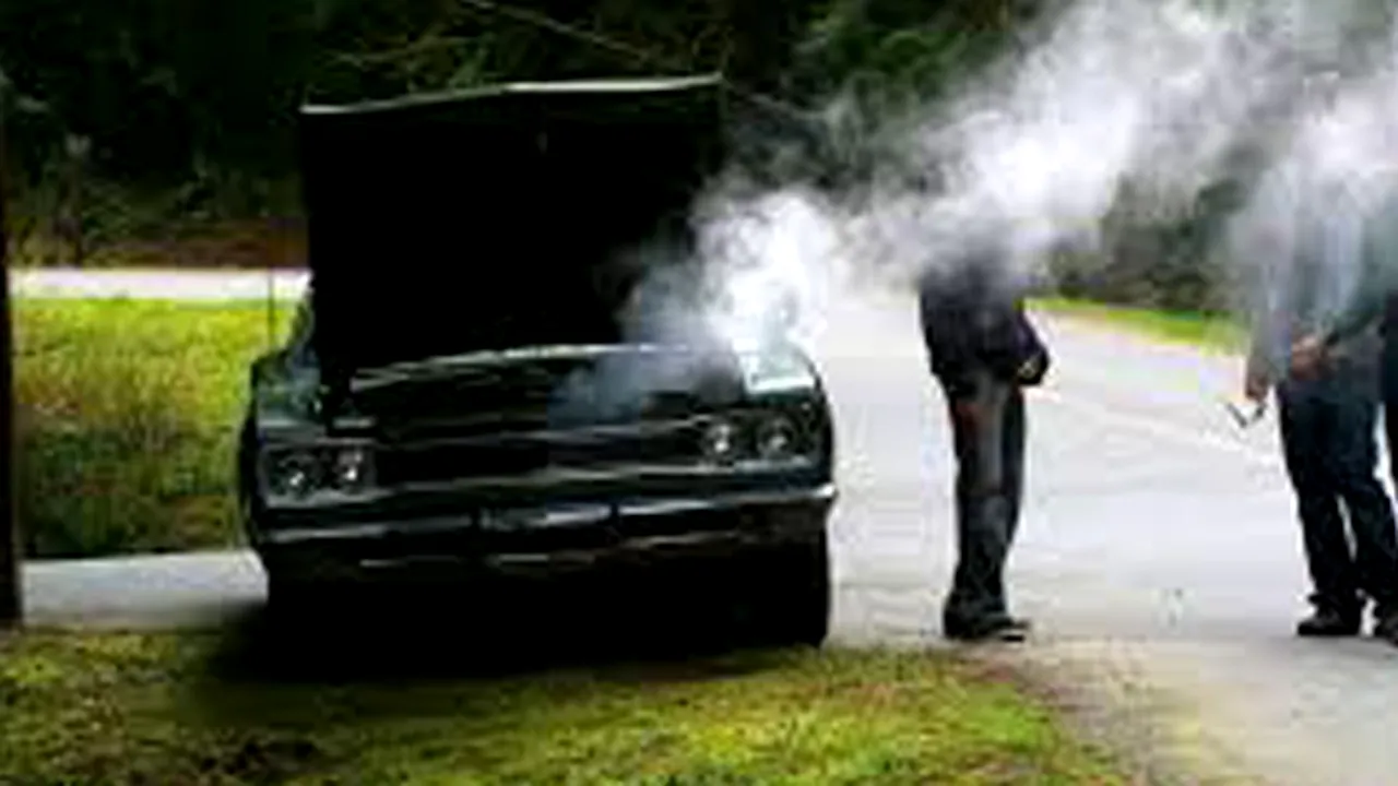 Top 10 obiceiuri care îți distrug mașina 