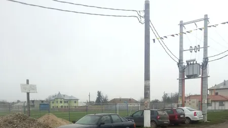 Cum se votează într-o comună din Olt: bătrânii, aduși cu mașini mici. Ce face primarul