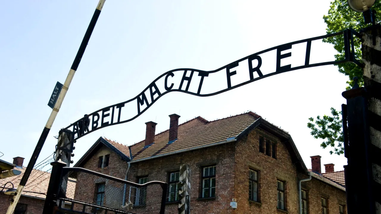 Cel mai bătrân nazist anchetat pentru crime a murit la vârsta de 102 ani. Josef Schuetz, CONDAMNAT pentru 3500 de acuzații