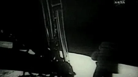 Noi imagini cu primii pași pe lună. VIDEO