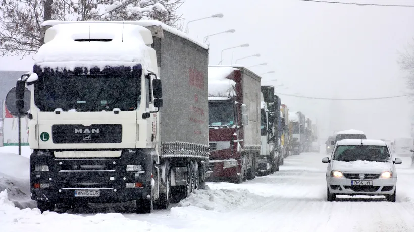 Toate drumurile din Suceava au fost redeschise, dar se circulă dificil din cauza zăpezii 