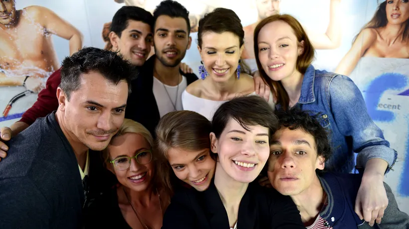 Actorii din #Selfie, de Cristina Iacob, revin, marți, la București pentru o întâlnire cu fanii