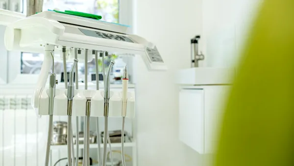 Reacţia cabinetului stomatologic, după moartea fetiței de doi ani, în timpul unei intervenţii stomatologice