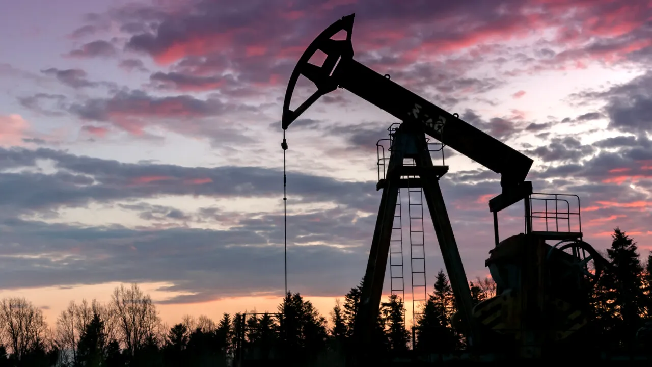 Petrolul României vine în proporție de 77% din import. Ce arată datele Eurostat