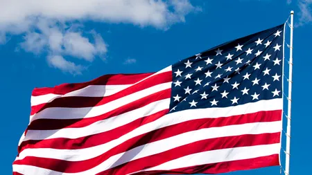 Americanii au început să-și facă bagajele. Site-ul unui serviciu de imigrări deja s-a prăbușit


