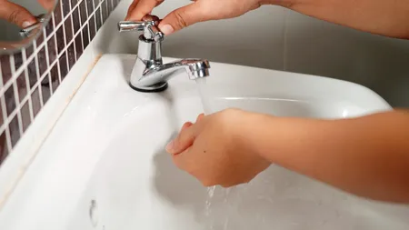 Sute de blocuri din București nu au apă caldă. Când va fi rezolvată problema