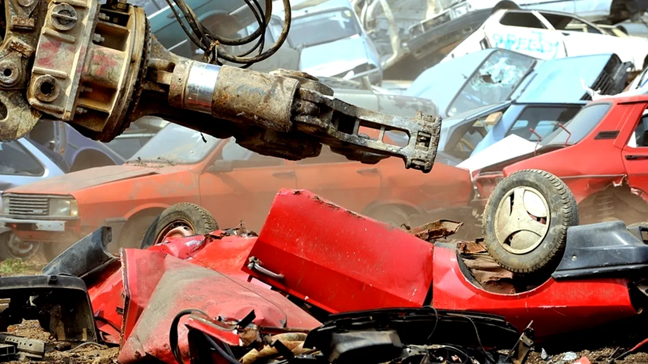 Muniție și încărcătoare de pistoale-mitralieră, găsite la fier vechi în Mehedinți