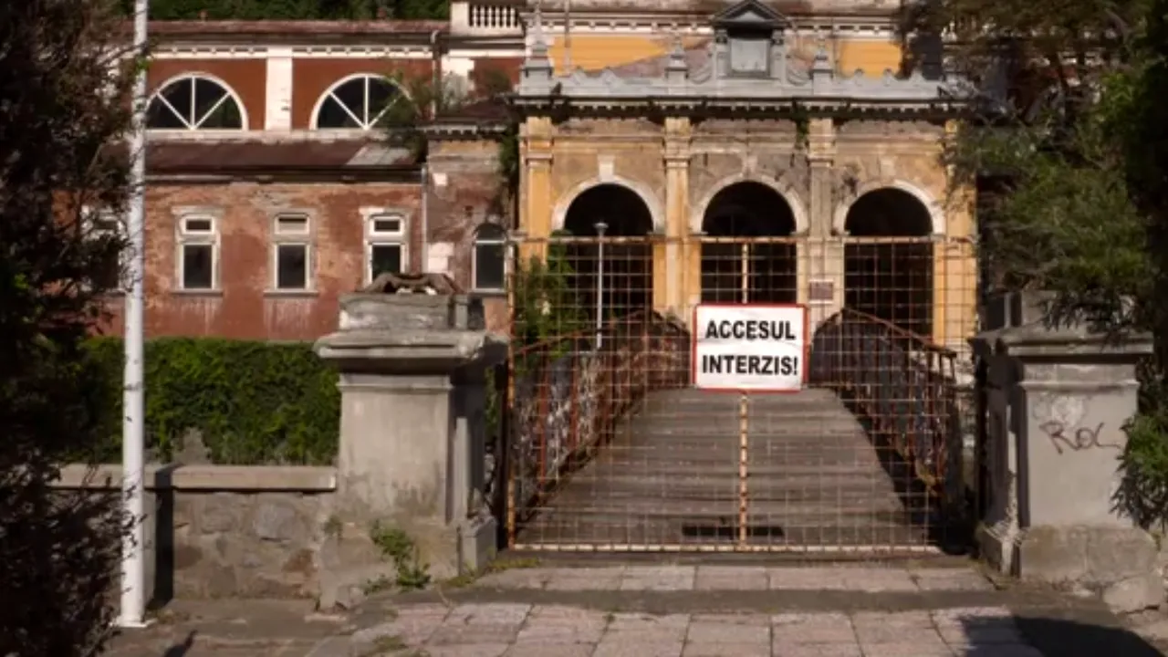 Dezastrul de la Băile Herculane, prezentat de un jurnalist britanic. Imaginile pe care Guvernul României le-a interzis într-un documentar . VIDEO 