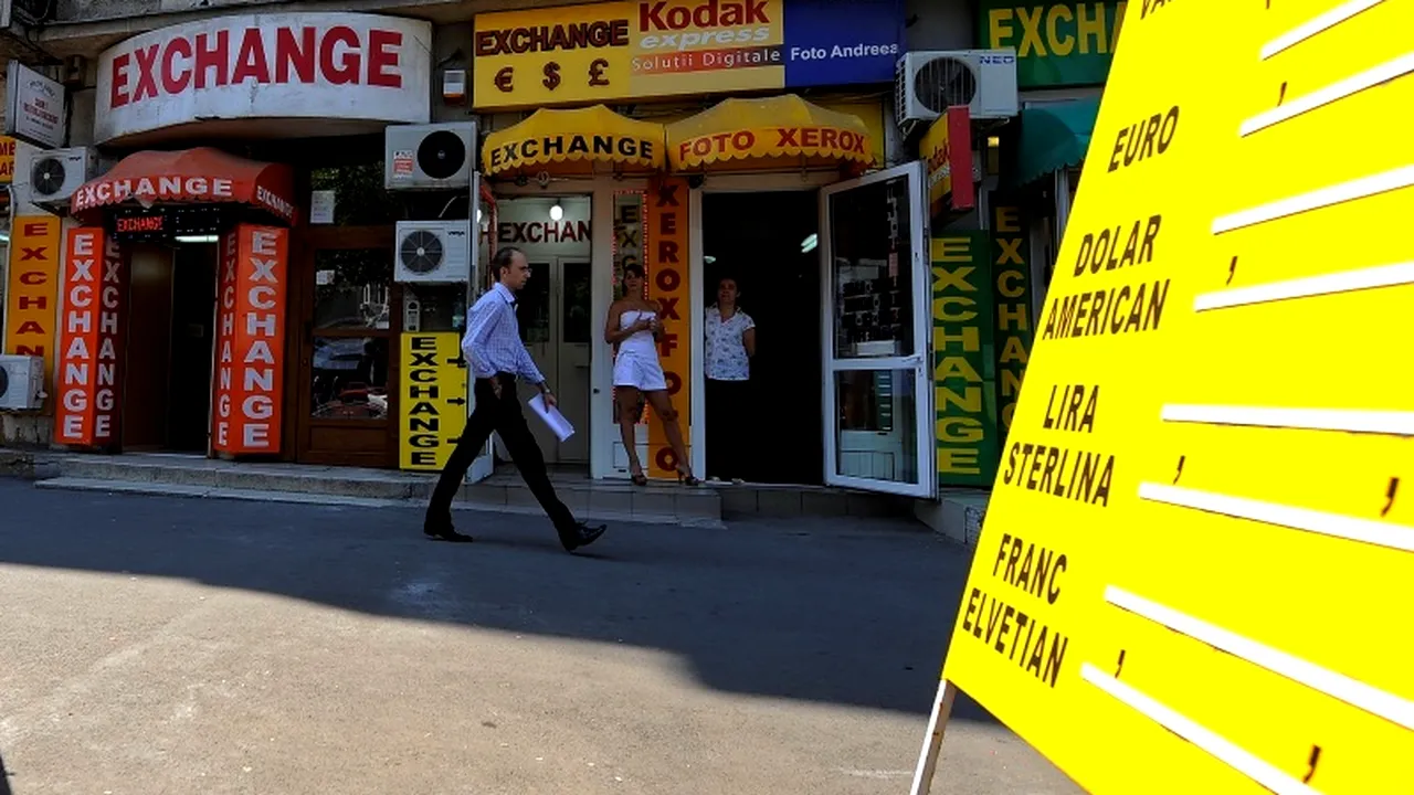 Leul s-a apreciat ușor la deschidere