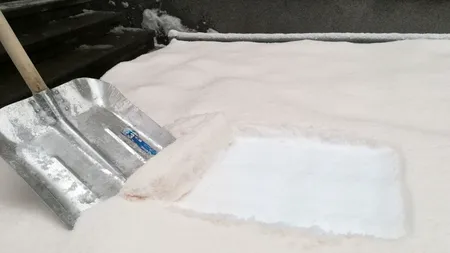 ANM explică de ce zăpada care a acoperit acum România este portocalie 