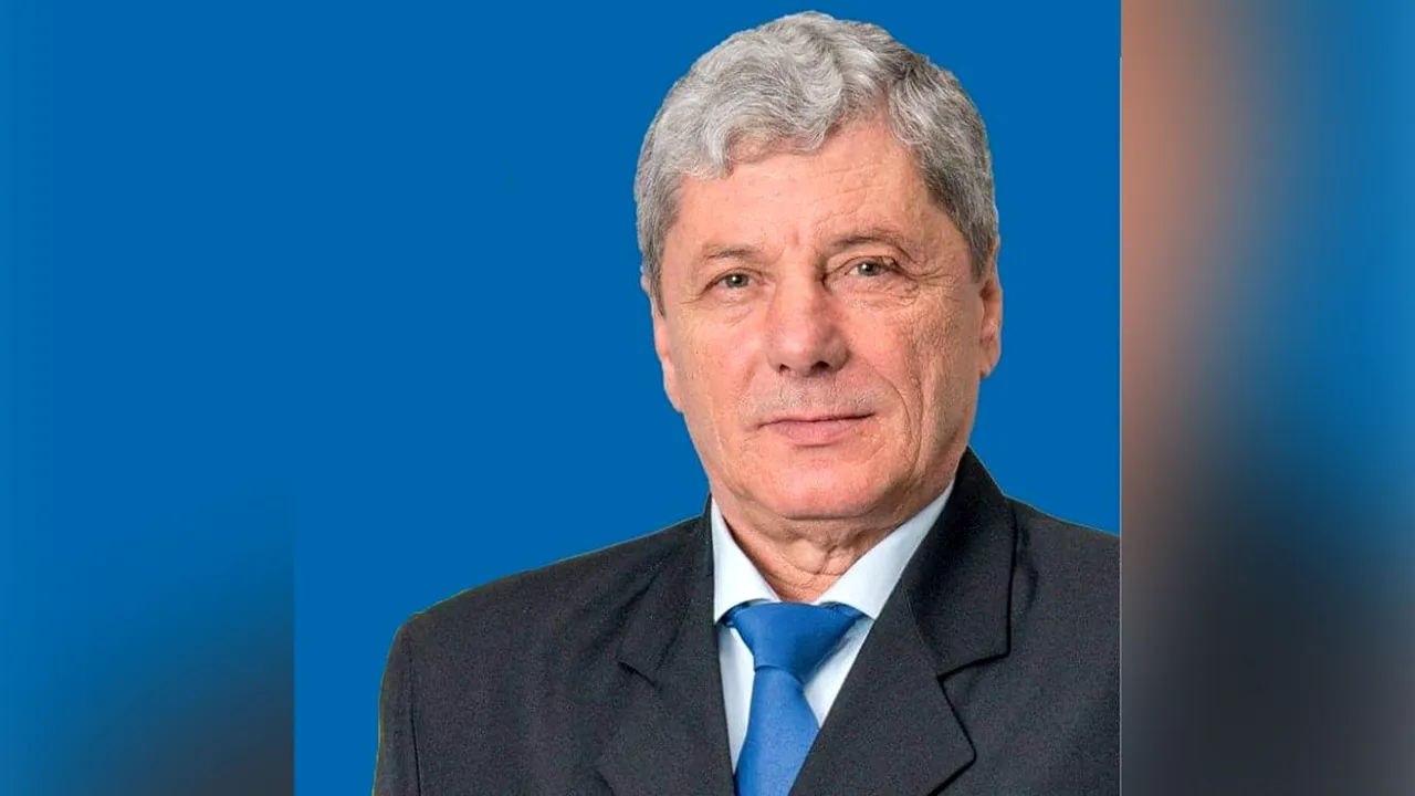 Primarul comunei Moieciu, condamnat pentru furt de lemn şi abuz în serviciu. În dosar mai sunt implicați ginerele său și un pădurar