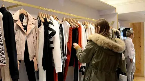 Un celebru brand de fashion ar putea produce haine în România