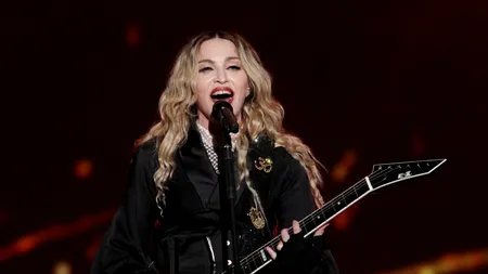 Madonna, mamă de gemeni. Artista a publicat prima fotografie cu fetițele sale