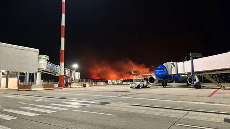 Aeroport ÎNCHIS în Italia din cauza unui incendiu. Mai multe zboruri au fost anulate / Sute de persoane, între care și români, blocați