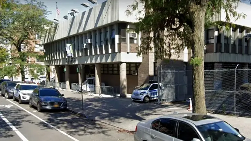 Doi polițiști, prinși făcând sex într-o parcare de colegii lor, solicitați printr-un apel la numărul unic de urgență, din cauza unor „strigăte puternice”