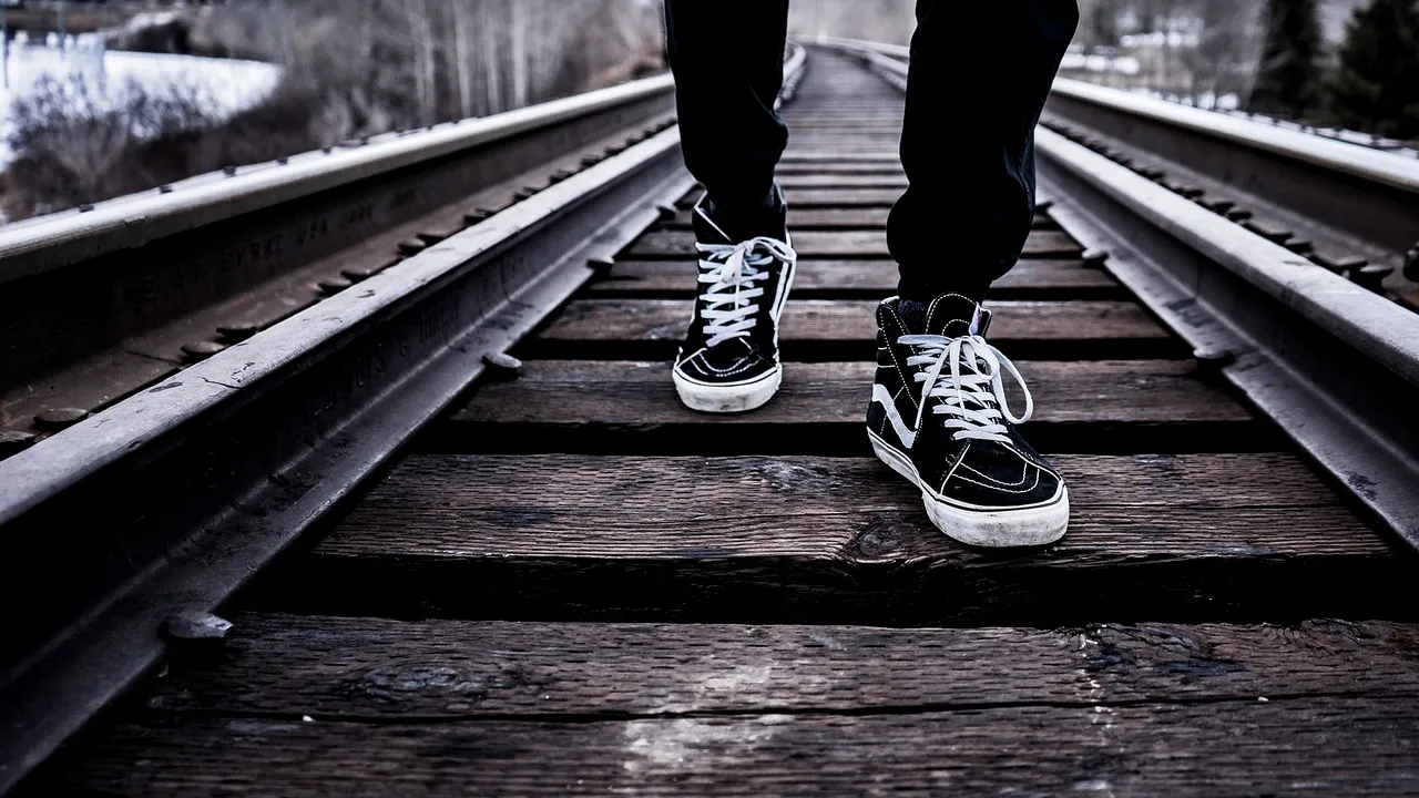 Elevul din Gorj dispărut după o ceartă cu părinții a fost găsit. DISTANȚA impresionantă pe care ar fi parcurs-o pe jos