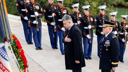 VIDEO | Premierul Marcel Ciolacu a depus o coroană de flori la Cimitirul Arlington din Washington