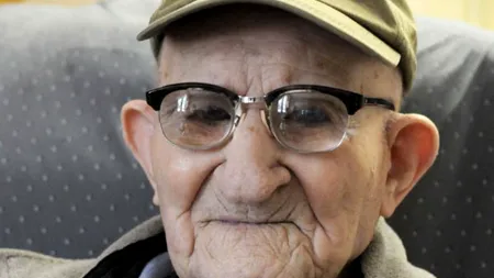 Cel mai bătrân bărbat din lume a murit la vârsta de 112 ani