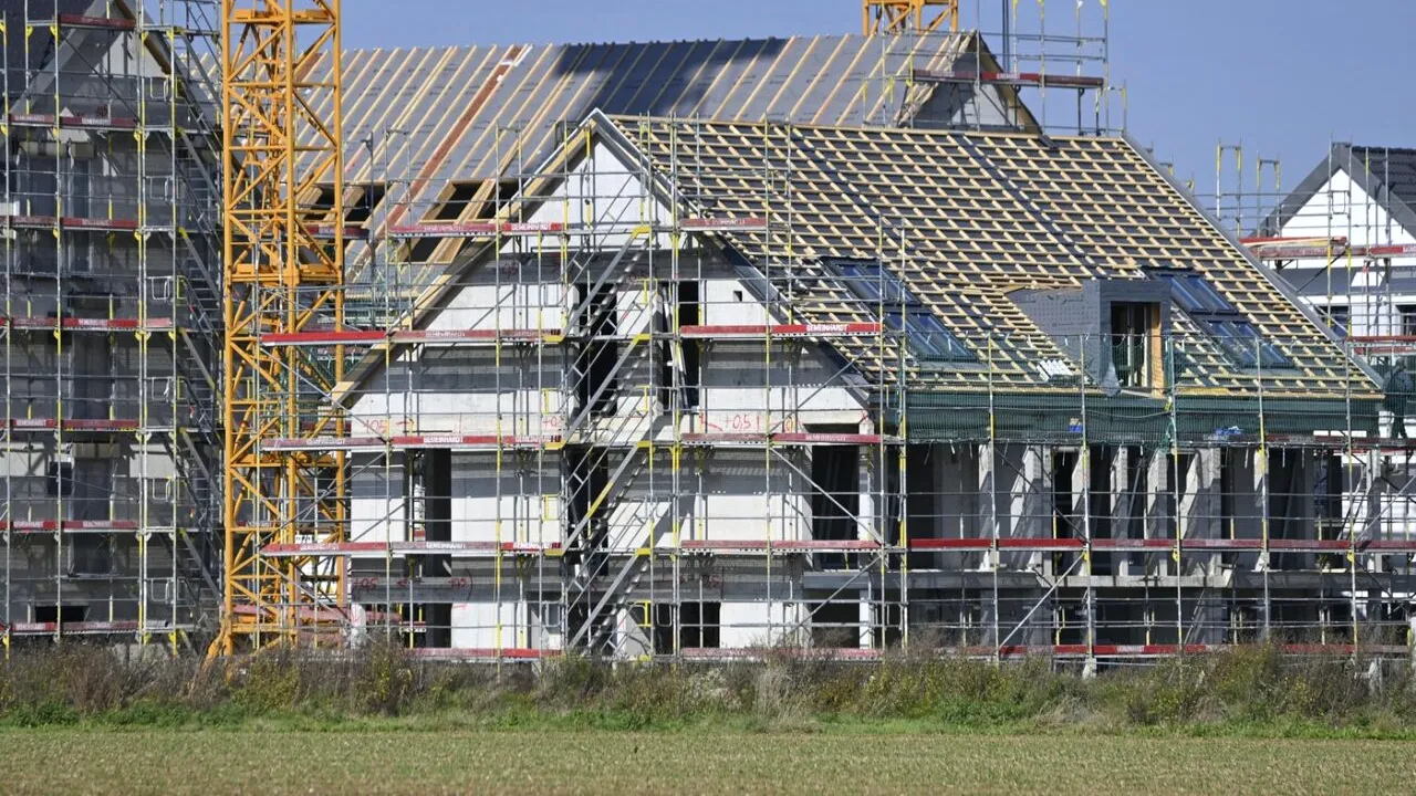 Handelsblatt: Prețurile proprietăților imobiliare au scăzut semnificativ în GERMANIA /Riscurile unei crize a companiilor de credit rămân moderate