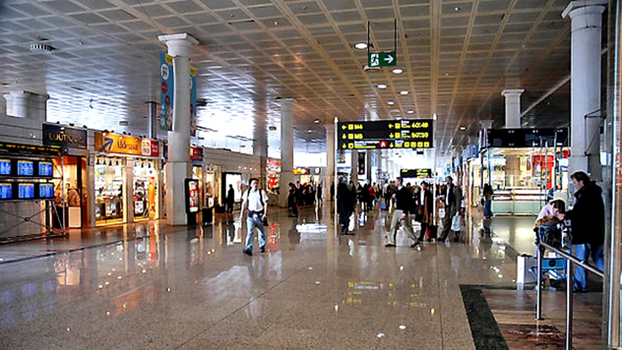 Alertă cu bombă pe un aeroport din Germania. Avion de pasageri, evacuat