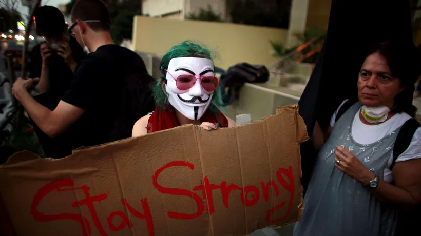 Gruparea Anonymous se alătură manifestanților din Turcia