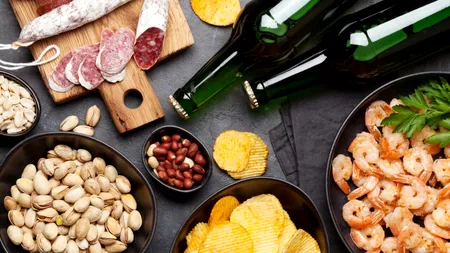 Două alimente consumate des de către români s-au dovedit a fi CANCERIGENE. Care sunt acestea