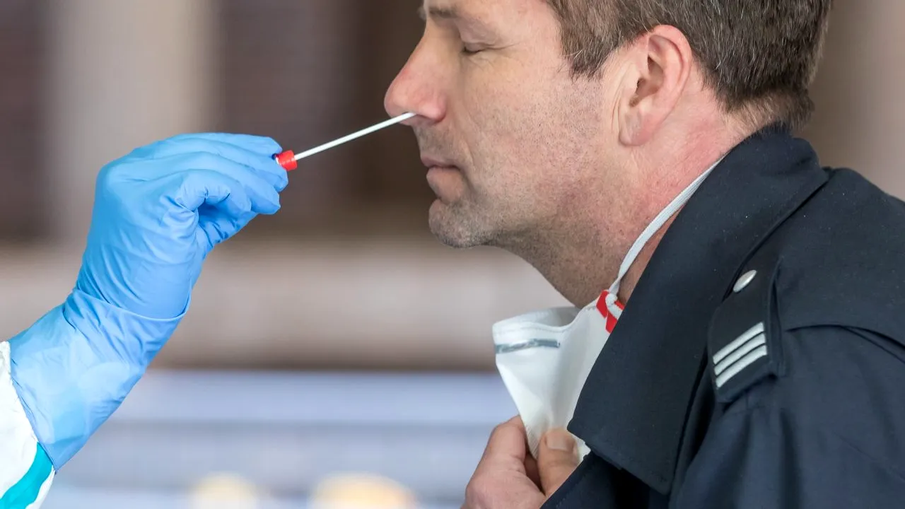 Testare rapidă antigenică în farmaciile comunitare. Ce condiții impune Ministerul Sănătății