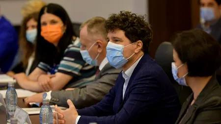 Nicușor Dan anunță „weekend-ul curăţeniei” în București. 300 de angajaţi ai STB curăţă şi igienizează depourile, adăposturile din staţii şi mijloacele de transport