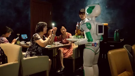 Restaurantele viitorului: inteligența artificială îți „citește” fața și limba și decide ce mănânci