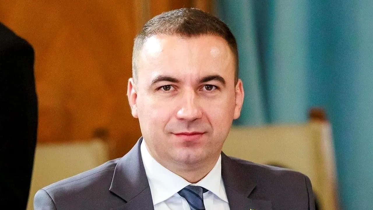 Bogdan Ivan face ordine pe SOCIAL-MEDIA: 