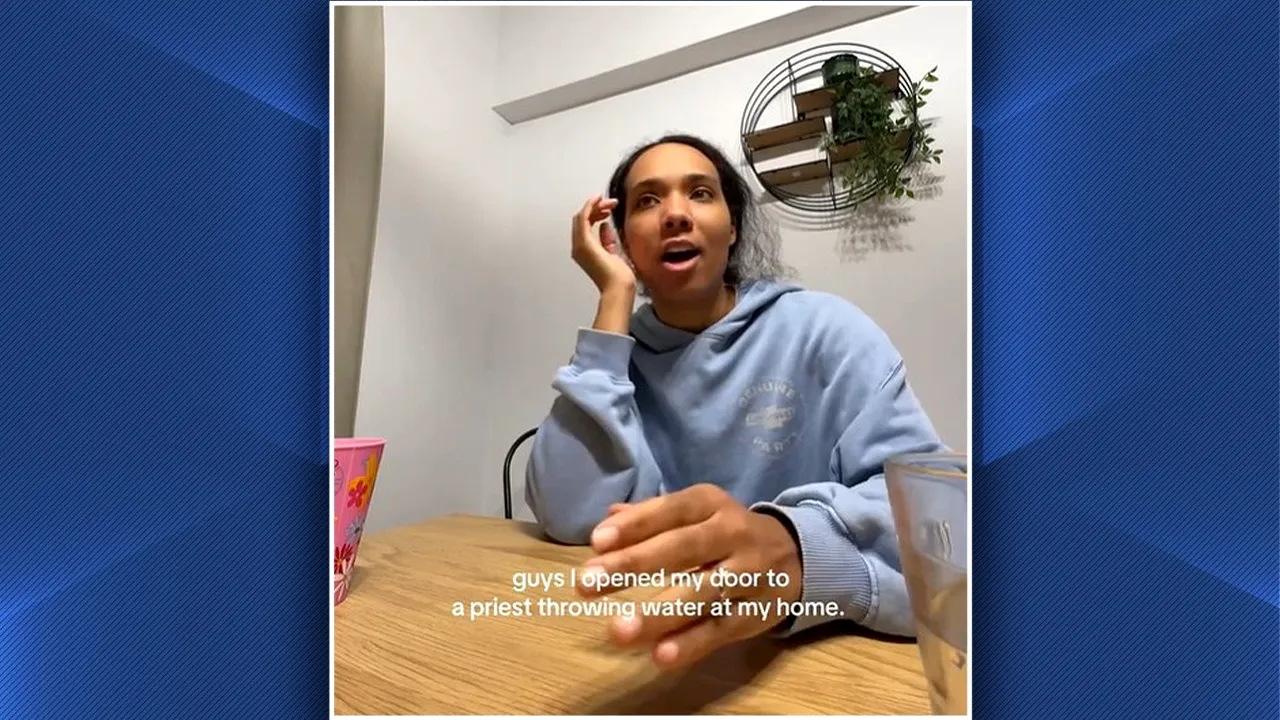 Ce a înțeles o americancă din Oradea din ritualul de Bobotează: „Văd un preot cu un buchet de plante, stropind cu apă sfinţită”