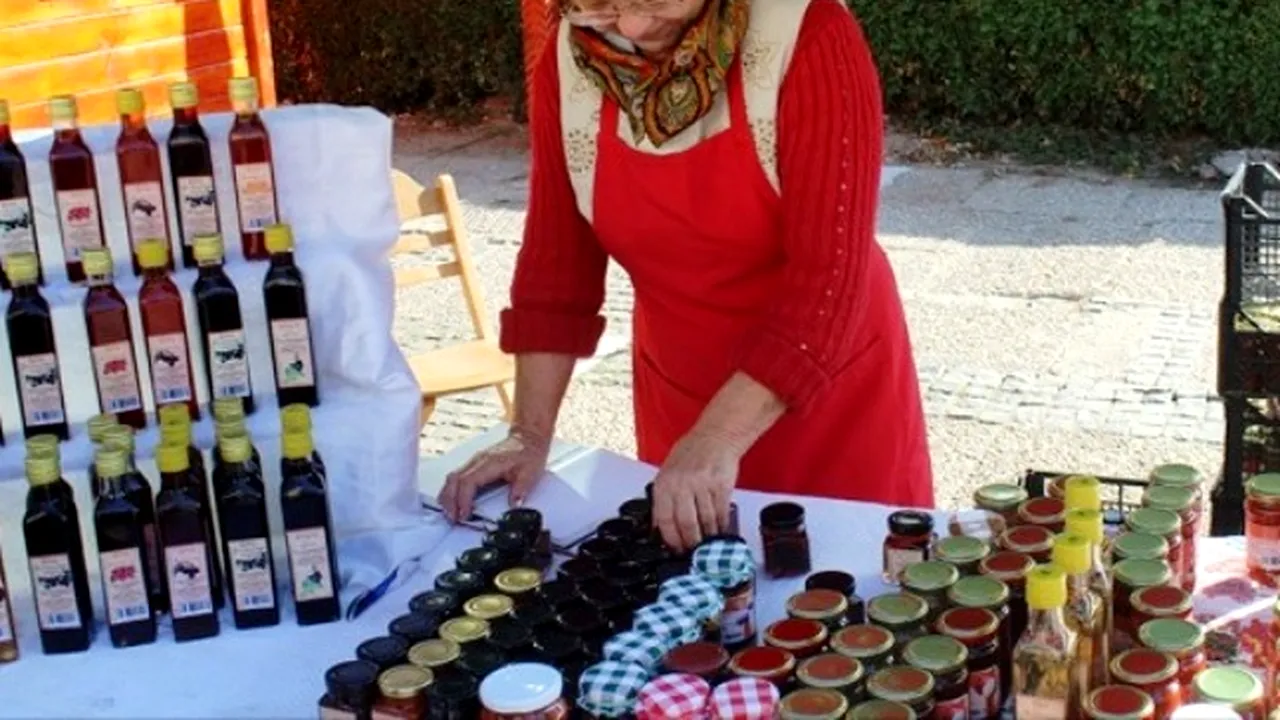 O familie de maramureșeni produce sosuri și dulcețuri ardelenești și le vinde în supermarketurile din România