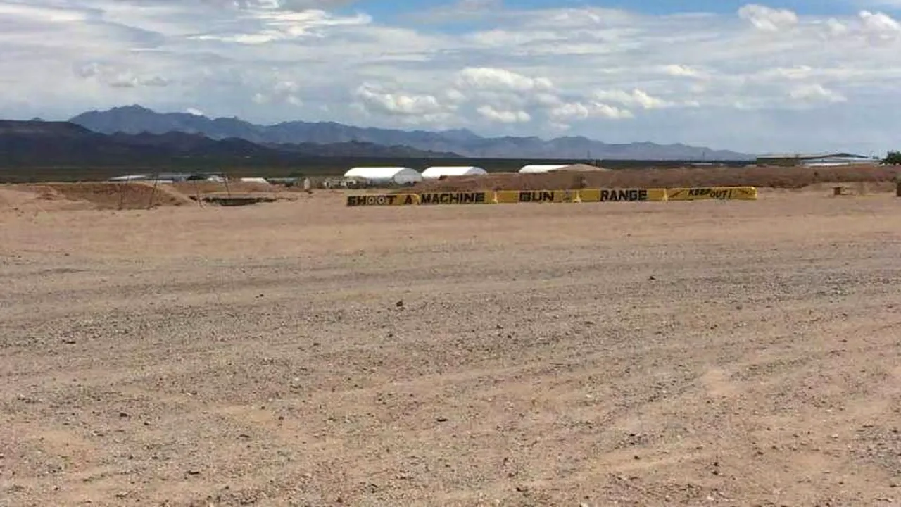 O fată de nouă ani care învăța să tragă cu un automat Uzi și-a împușcat mortal instructorul de tir, în Statele Unite