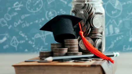 Ministerul Educației oferă peste 39.000 de burse sociale pentru tinerii din mediile dezavantajate. Scopul este prevenirea abandonului școlar